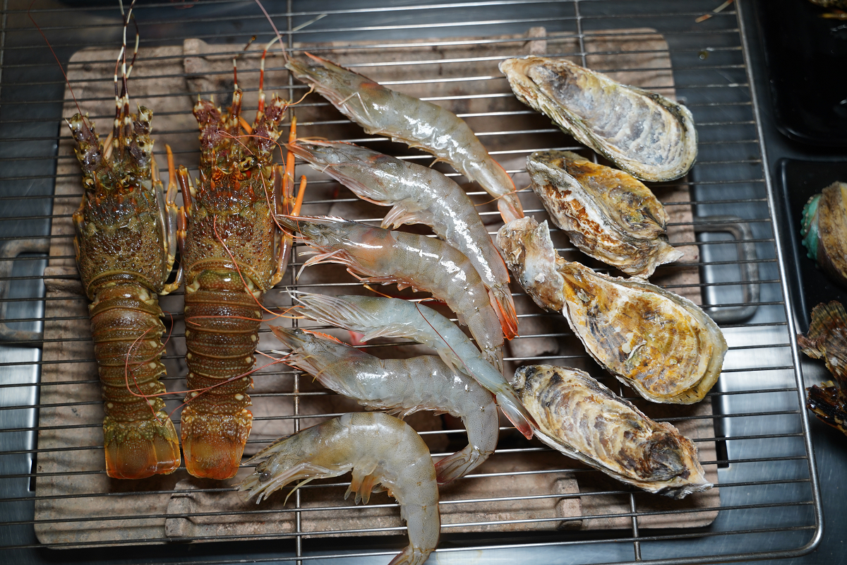 【蚵老爺-烤鮮蚵羊肉爐】內壢吃到飽推薦 每人299元鮮蚵蛤蜊吃到飽 老饕羊肉爐/熱炒美味必點