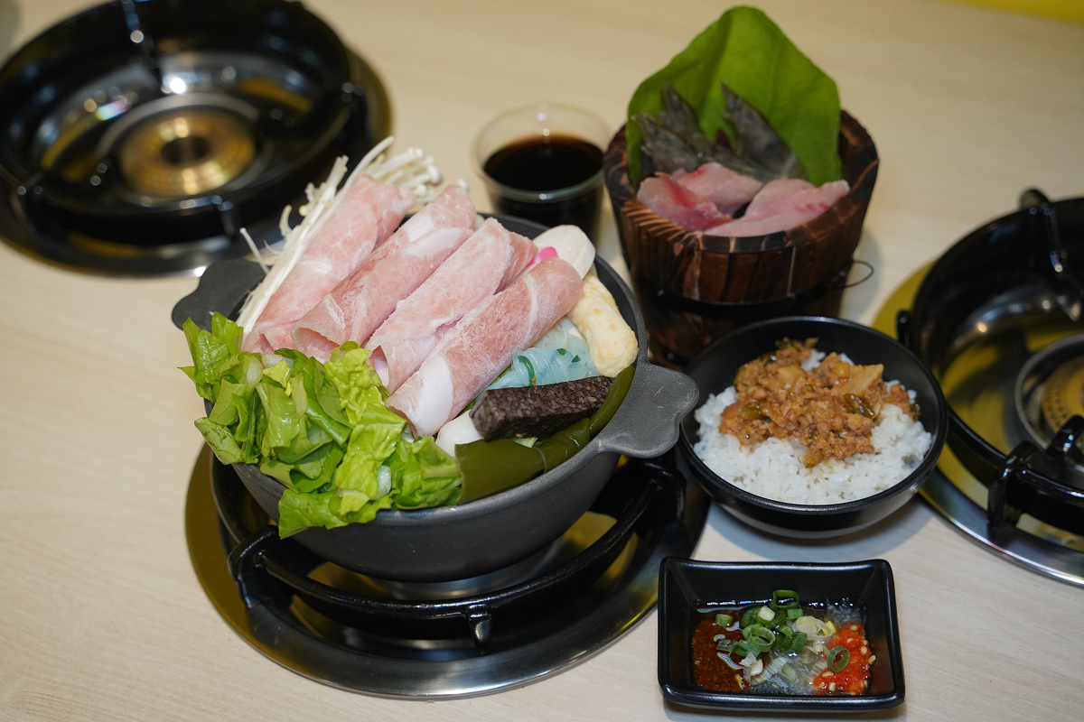 【喫夥鍋時尚百元小火鍋中壢中原店】中原大學小火鍋推薦 豐富自助吧吃到飽 桶裝小型海陸鍋份量足