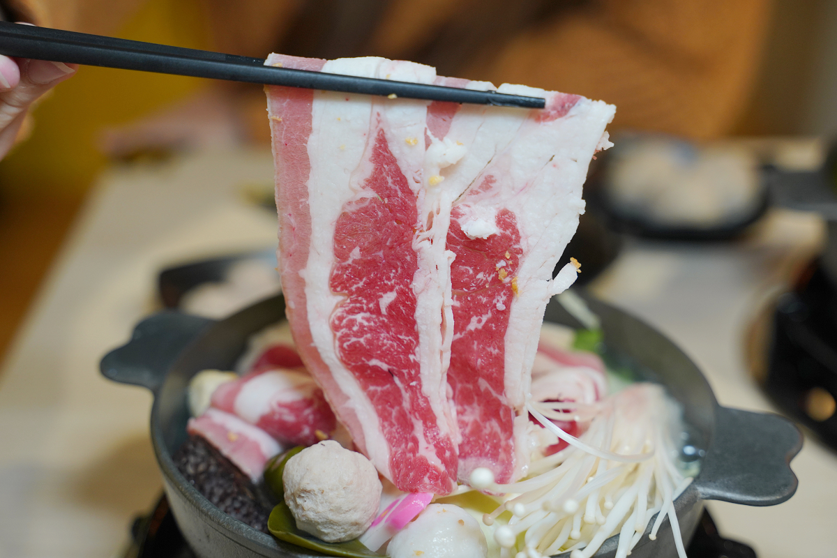 【喫夥鍋時尚百元小火鍋中壢中原店】中原大學小火鍋推薦 豐富自助吧吃到飽 桶裝小型海陸鍋份量足