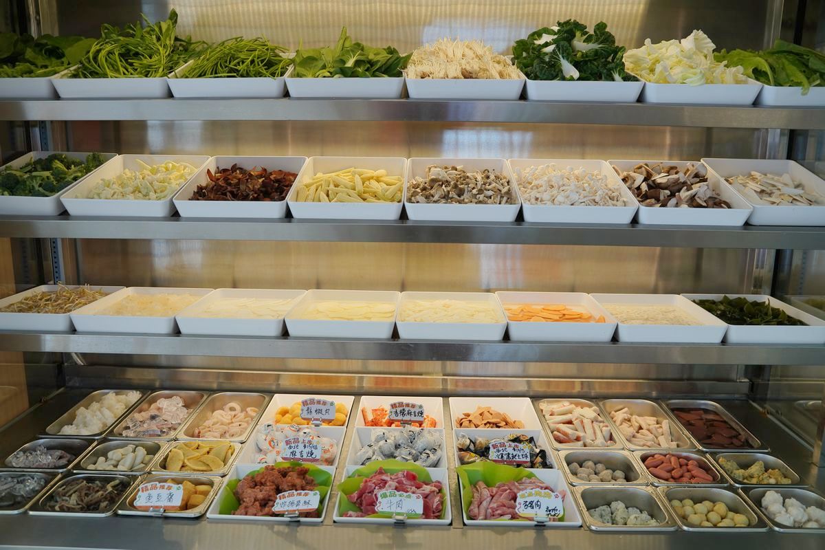 【小谷姐姐】台灣首家麻辣拌×麻辣燙×鐵板香鍋三合一 客製化麻辣料理自由選麻辣度與配料