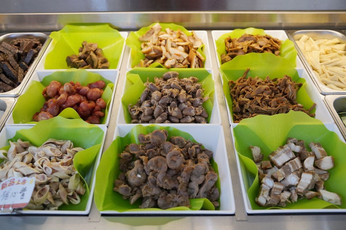 【小谷姐姐】台灣首家麻辣拌×麻辣燙×鐵板香鍋三合一 客製化麻辣料理自由選麻辣度與配料